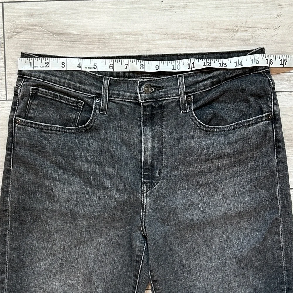 Levi's Premium 724 high rise straight leg jeans in black size 30